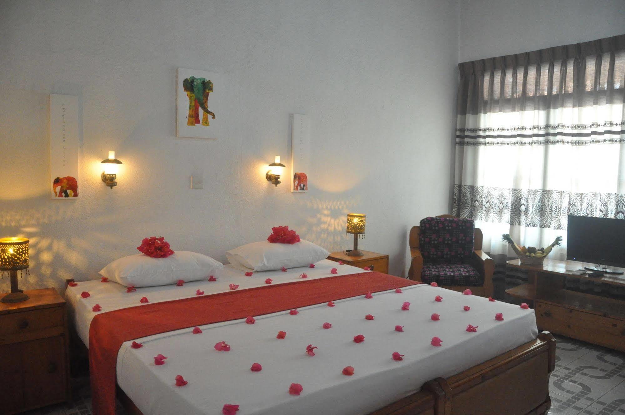 Hotel Thai Lanka Hikkaduwa Eksteriør billede